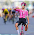 Cedrine kerbaol - Vuelta Femenina 2026: Kerbaol wins with late attack, Koch still leader
