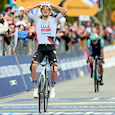 Igor Arrieta - Giro 2026: Arrieta wins sensational stage, Eulálio takes pink