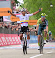 Giro 2024: Narváez powers to pink in three-up sprint