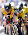 Jumbo Visma - Vuelta Femenina 2023: Jumbo-Visma wins TTT, first red jersey for Henderson