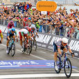 Kaden Groves Giro - Giro 2025: Groves wins in Naples, Pedersen still in pink