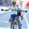 kimberley le court - Liège-Bastogne-Liège Femmes 2025: Le Court wins four-up sprint