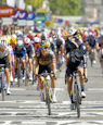 Lorena Wiebes - Tour de France Femmes 2022: Wiebes outsprints Vos to take yellow