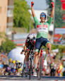 Mads Pedersen - Vuelta 2022: Pedersen wins five up sprint, Roglic crashes Roglic, Evenepoel retains race lead