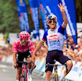 Remco Evenepoel klasikoa - Clásica de San Sebastián 2026: Evenepoel outguns Carapaz in two-up sprint