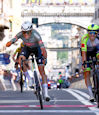 Stefano Oldani - Giro 2022: Oldani wins three-up sprint, López still leader