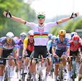 Tadej Pogacar cdd - Critérium du Dauphiné 2025: Pogacar draws first blood