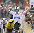 Tim Merlier pn - Paris - Nice 2025: Merlier sprints to first leader's jersey